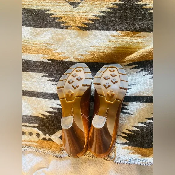 Michael Kors size 9 Leather Lace-Up Heeled Boots 👢 - Picture 6 of 9